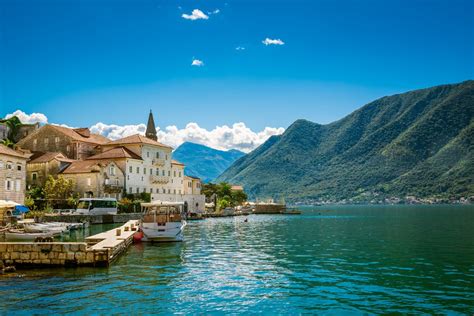 travel from montenegro to albania